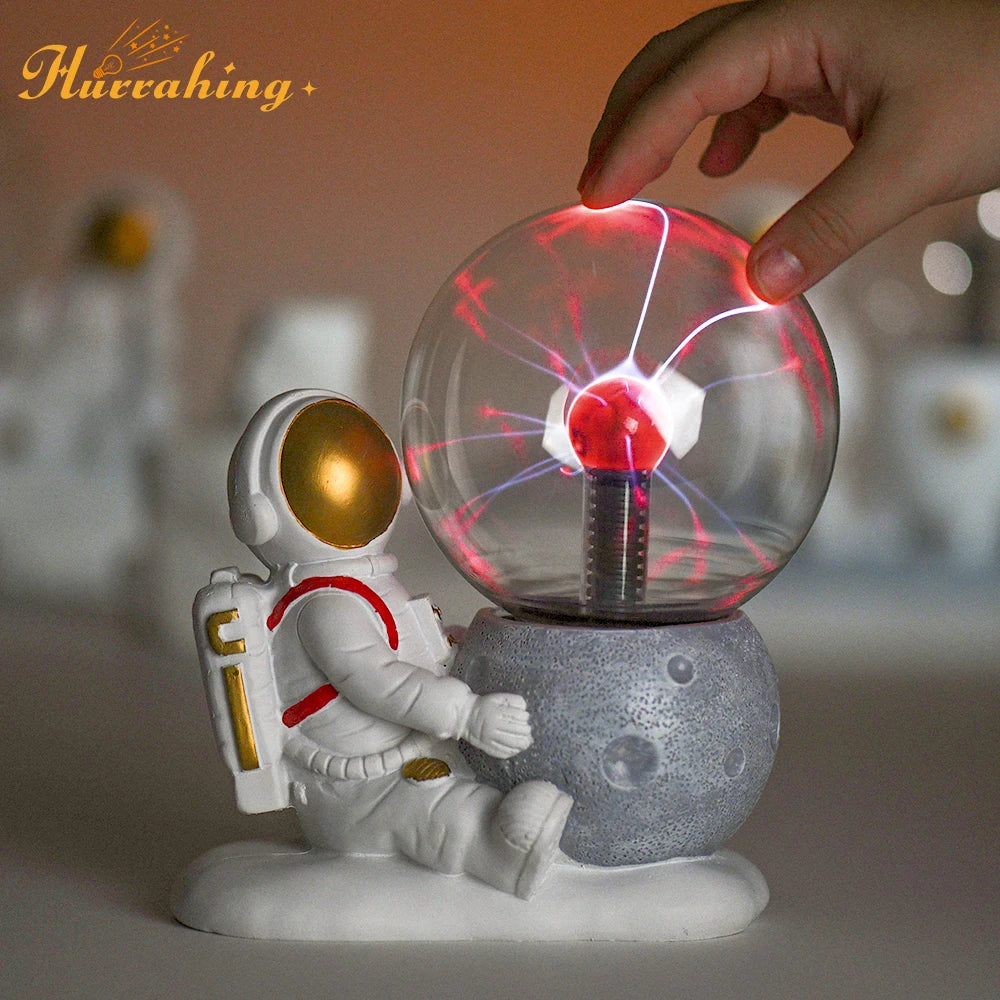 Lampa z astronautą szklana kula